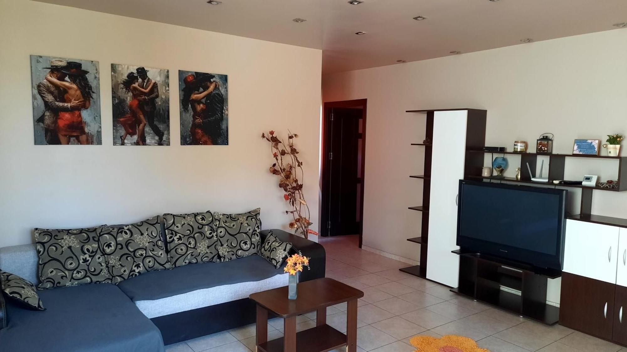 Spacious, Modern Condo In New Villa - Sleeps 6 Бухарест Экстерьер фото
