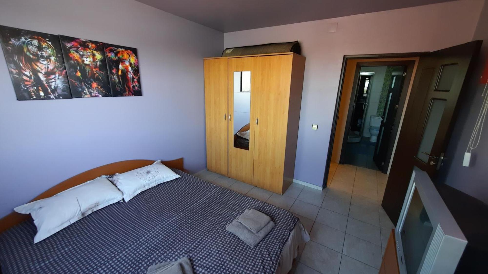 Spacious, Modern Condo In New Villa - Sleeps 6 Бухарест Экстерьер фото